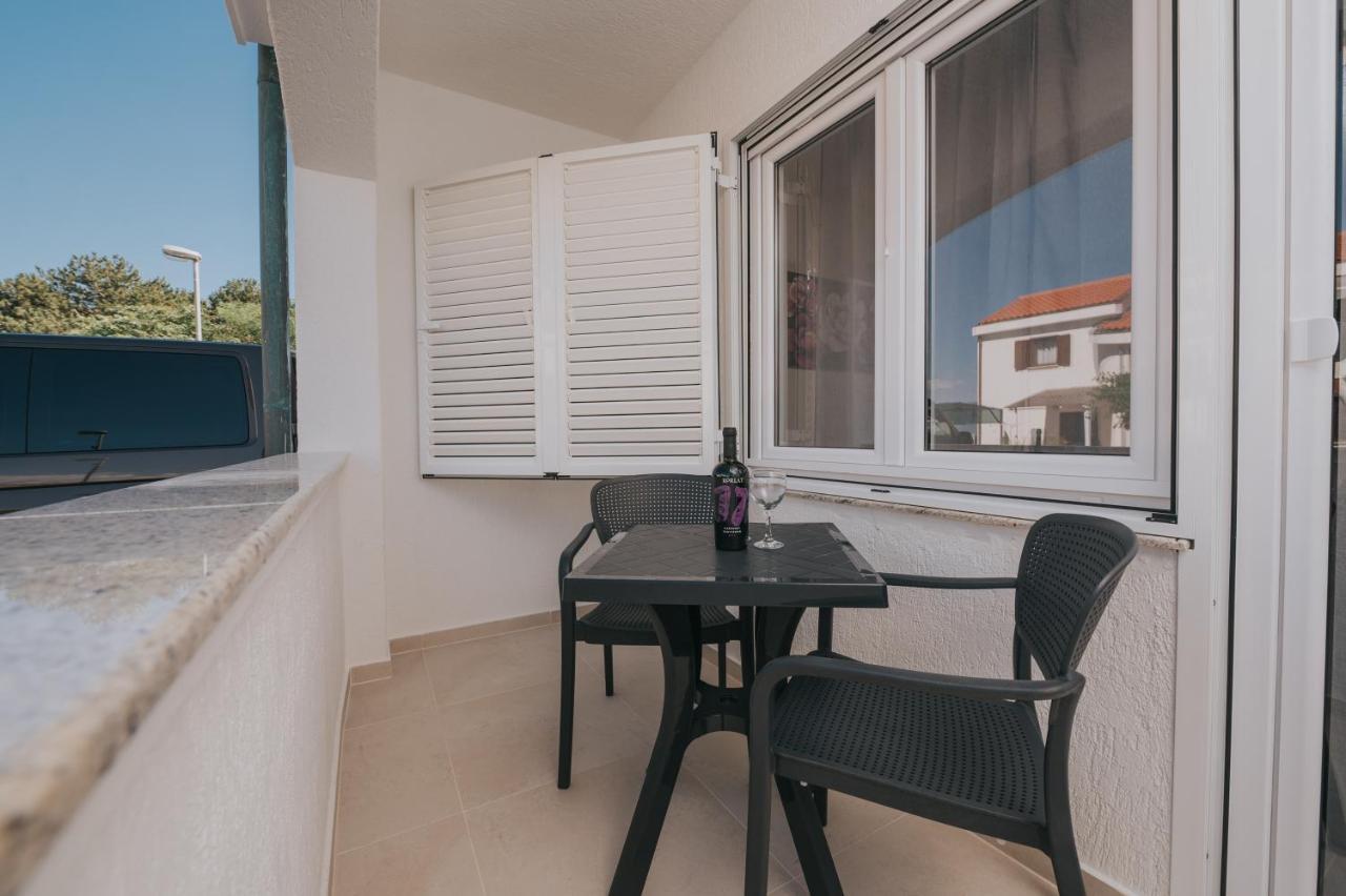 Apartments Virgine Maria I Baška Esterno foto