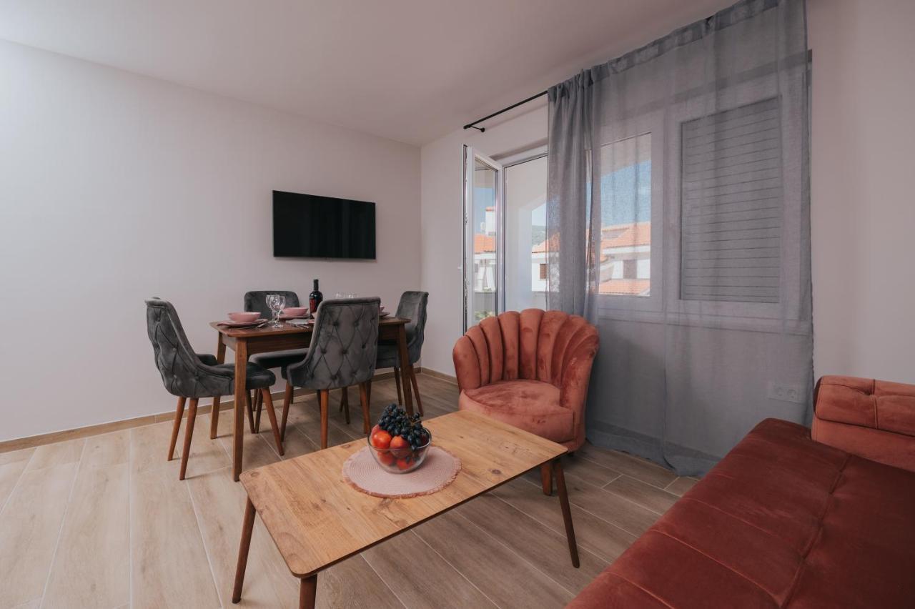 Apartments Virgine Maria I Baška Esterno foto